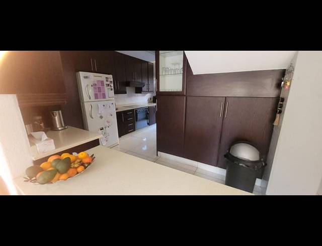 3 BEDROOM TOWNHOUSE FOR SALE IN BASSONIA